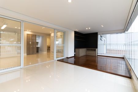 Apartamento para alugar com 140m², 3 quartos e 3 vagasVaranda 