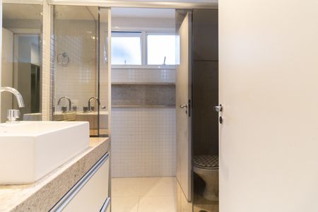 Apartamento para alugar com 140m², 3 quartos e 3 vagasBanheiro da Suíte 1