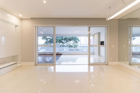 Sala de apartamento para alugar com 3 quartos, 140m² em Vila Gumercindo, São Paulo