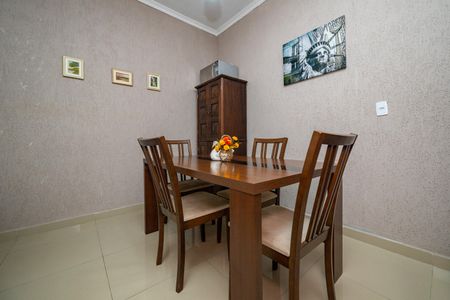 Casa à venda com 96m², 3 quartos e 1 vagaCopa