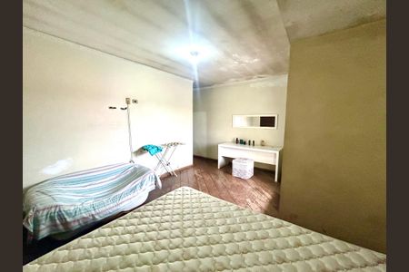 Casa à venda com 270m², 3 quartos e 3 vagasQuarto Suíte