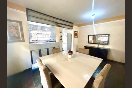 Casa à venda com 270m², 3 quartos e 3 vagasCozinha