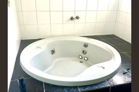 Casa à venda com 270m², 3 quartos e 3 vagasBanheiro da Suíte