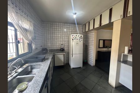 Casa à venda com 270m², 3 quartos e 3 vagasCozinha