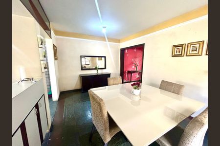 Casa à venda com 270m², 3 quartos e 3 vagasCozinha