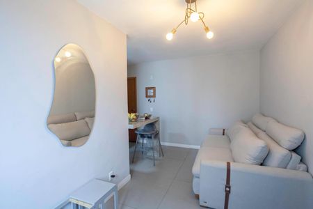 Sala de apartamento à venda com 2 quartos, 49m² em Cabral, Contagem