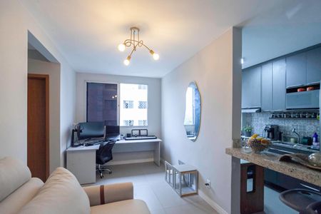 Sala de apartamento à venda com 2 quartos, 49m² em Cabral, Contagem