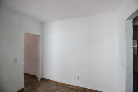 Casa para alugar com 120m², 2 quartos e 5 vagasSala