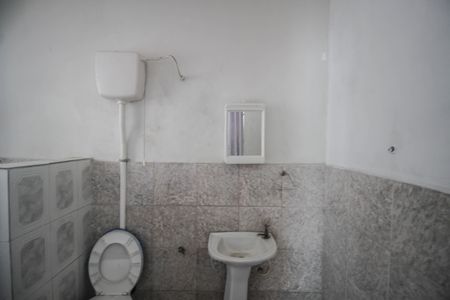 Casa para alugar com 120m², 2 quartos e 5 vagasBanheiro