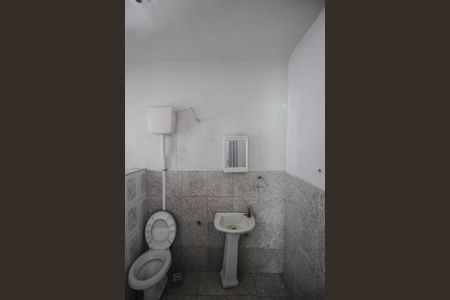 Casa para alugar com 120m², 2 quartos e 5 vagasBanheiro