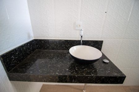 Casa para alugar com 248m², 2 quartos e 2 vagasBanheiro 1