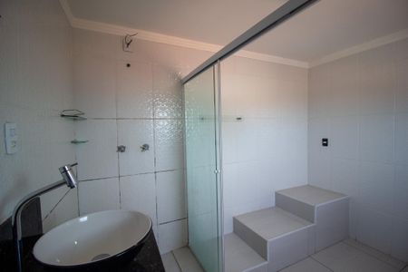 Casa para alugar com 248m², 2 quartos e 2 vagasBanheiro da Suíte 