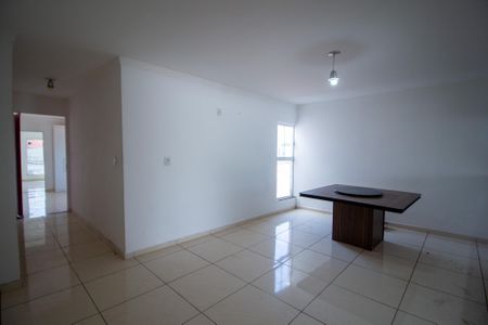 Casa para alugar com 248m², 2 quartos e 2 vagasSala 