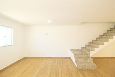 Sala de casa para alugar com 3 quartos, 208m² em Campo Grande, Rio de Janeiro