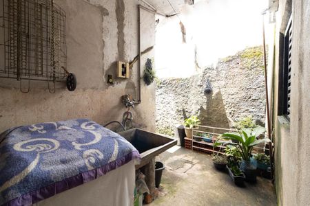 Casa à venda com 80m², 4 quartos e 1 vagaÁrea de Serviço