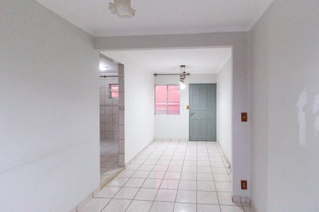 Sala de apartamento para alugar com 2 quartos, 52m² em Conjunto Habitacional Presidente Castelo Branco, Carapicuíba