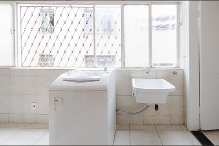 Apartamento à venda com 142m², 3 quartos e 4 vagas Apartamento à venda com 142m², 3 quartos e 4 vagasÁrea de serviço