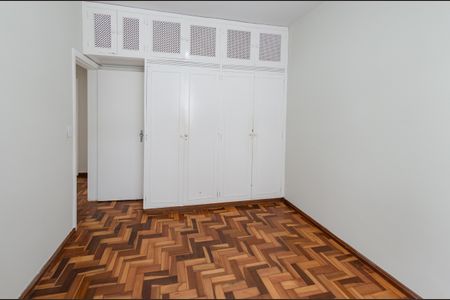 Apartamento à venda com 142m², 3 quartos e 4 vagas Apartamento à venda com 142m², 3 quartos e 4 vagasQuarto 1