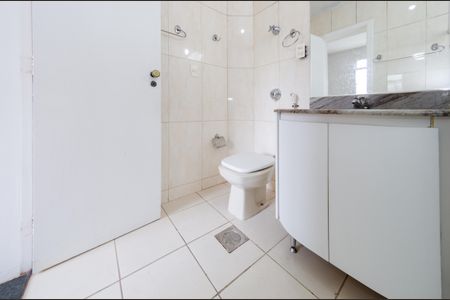 Apartamento à venda com 142m², 3 quartos e 4 vagas Apartamento à venda com 142m², 3 quartos e 4 vagasBanheiro suíte