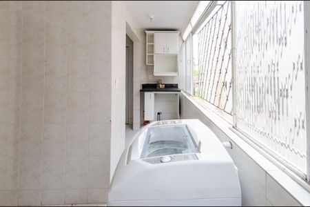 Apartamento à venda com 142m², 3 quartos e 4 vagas Apartamento à venda com 142m², 3 quartos e 4 vagasÁrea de serviço