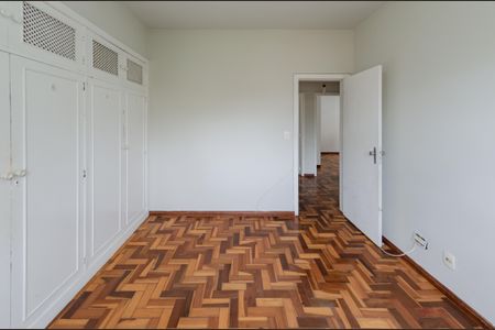 Apartamento à venda com 142m², 3 quartos e 4 vagas Apartamento à venda com 142m², 3 quartos e 4 vagasQuarto 2