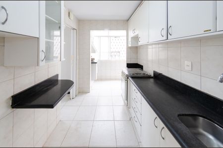 Apartamento à venda com 142m², 3 quartos e 4 vagas Apartamento à venda com 142m², 3 quartos e 4 vagasCozinha
