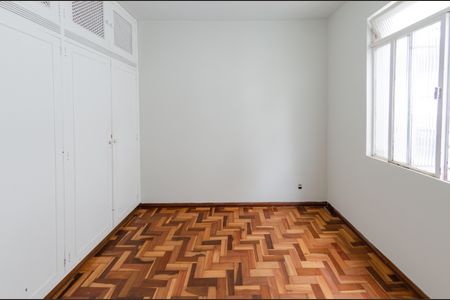 Apartamento à venda com 142m², 3 quartos e 4 vagas Apartamento à venda com 142m², 3 quartos e 4 vagasQuarto 1