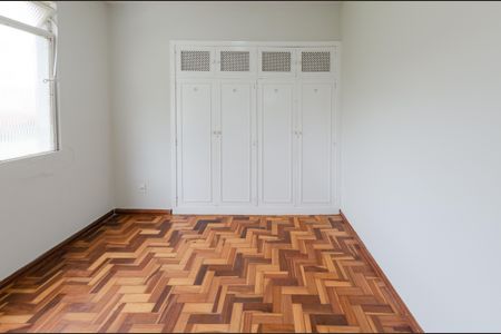 Apartamento à venda com 142m², 3 quartos e 4 vagas Apartamento à venda com 142m², 3 quartos e 4 vagasQuarto 2