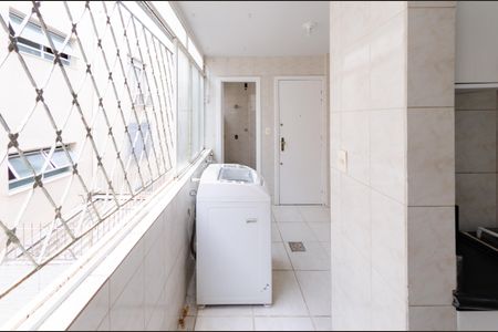 Apartamento à venda com 142m², 3 quartos e 4 vagas Apartamento à venda com 142m², 3 quartos e 4 vagasÁrea de serviço