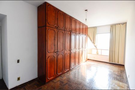 Apartamento para alugar com 180m², 3 quartos e 1 vaga Apartamento para alugar com 180m², 3 quartos e 1 vagaSuíte