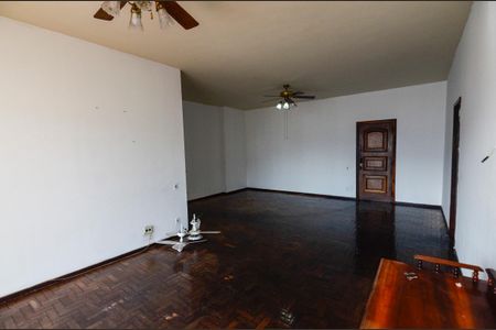 Apartamento para alugar com 180m², 3 quartos e 1 vaga Apartamento para alugar com 180m², 3 quartos e 1 vagaSala