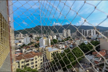 Apartamento para alugar com 180m², 3 quartos e 1 vaga Apartamento para alugar com 180m², 3 quartos e 1 vagaSala