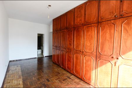 Apartamento para alugar com 180m², 3 quartos e 1 vaga Apartamento para alugar com 180m², 3 quartos e 1 vagaSuíte