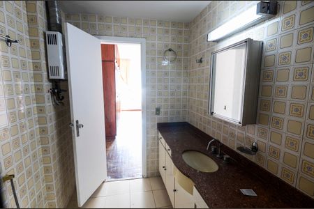 Apartamento para alugar com 180m², 3 quartos e 1 vaga Apartamento para alugar com 180m², 3 quartos e 1 vagaBanheiro da Suíte