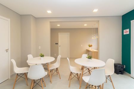 Apartamento para alugar com 34m², 2 quartos e sem vagaÁrea comum - Salão de festas