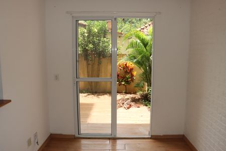 Sala de apartamento para alugar com 2 quartos, 63m² em Roselândia, Cotia