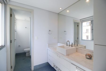 Apartamento à venda com 82m², 2 quartos e 1 vagaBanheiro da Suíte 