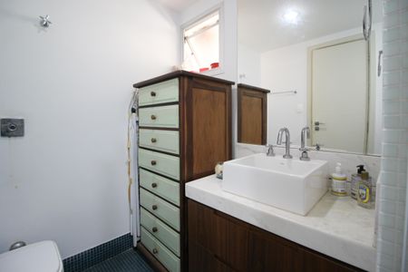 Apartamento à venda com 82m², 2 quartos e 1 vagaBanheiro