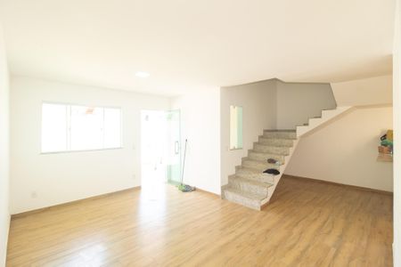 Sala de casa para alugar com 3 quartos, 163m² em Campo Grande, Rio de Janeiro