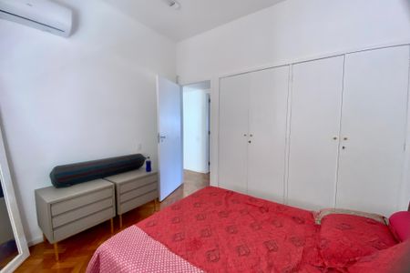 Apartamento à venda com 188m², 4 quartos e 2 vagas Apartamento à venda com 188m², 4 quartos e 2 vagasQuarto 1