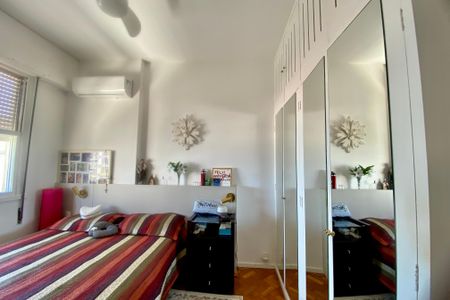 Apartamento à venda com 188m², 4 quartos e 2 vagas Apartamento à venda com 188m², 4 quartos e 2 vagasQuarto 3