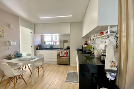 Apartamento à venda com 188m², 4 quartos e 2 vagas Apartamento à venda com 188m², 4 quartos e 2 vagasCozinha