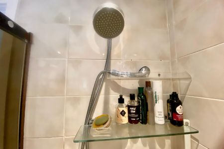 Apartamento à venda com 188m², 4 quartos e 2 vagas Apartamento à venda com 188m², 4 quartos e 2 vagasBanheiro social 2