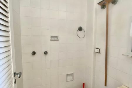 Apartamento à venda com 188m², 4 quartos e 2 vagas Apartamento à venda com 188m², 4 quartos e 2 vagasBanheiro de serviço