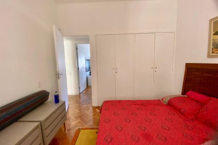 Apartamento à venda com 188m², 4 quartos e 2 vagas Apartamento à venda com 188m², 4 quartos e 2 vagasQuarto 1