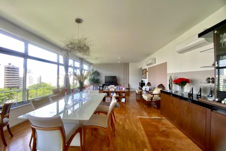 Apartamento à venda com 188m², 4 quartos e 2 vagas Apartamento à venda com 188m², 4 quartos e 2 vagasSala