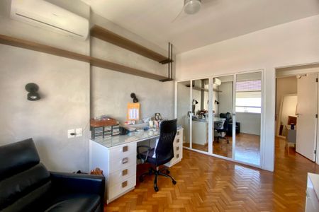 Apartamento à venda com 188m², 4 quartos e 2 vagas Apartamento à venda com 188m², 4 quartos e 2 vagasQuarto 2