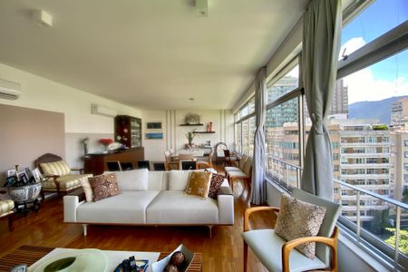 Apartamento à venda com 188m², 4 quartos e 2 vagas Apartamento à venda com 188m², 4 quartos e 2 vagasSala