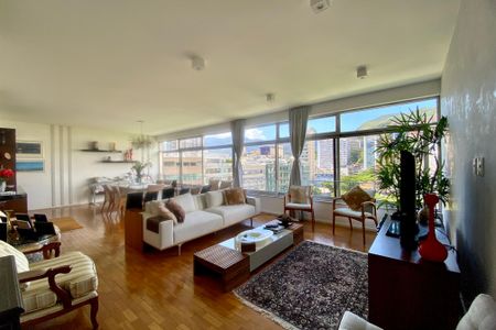 Apartamento à venda com 188m², 4 quartos e 2 vagas Apartamento à venda com 188m², 4 quartos e 2 vagasSala