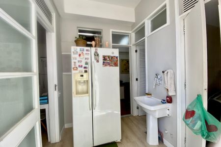 Apartamento à venda com 188m², 4 quartos e 2 vagas Apartamento à venda com 188m², 4 quartos e 2 vagasÁrea de Serviço